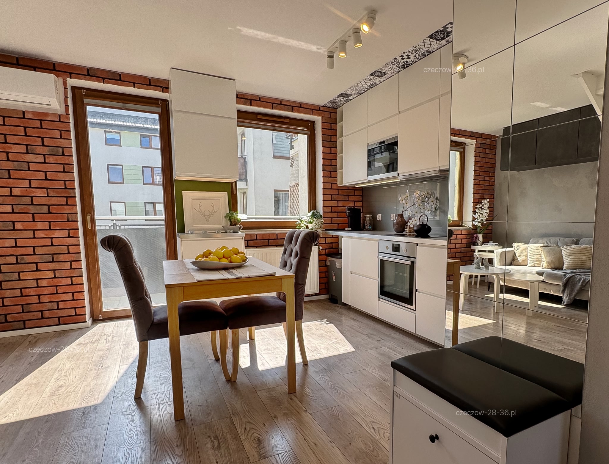 Salon z aneksem kuchennym - parter