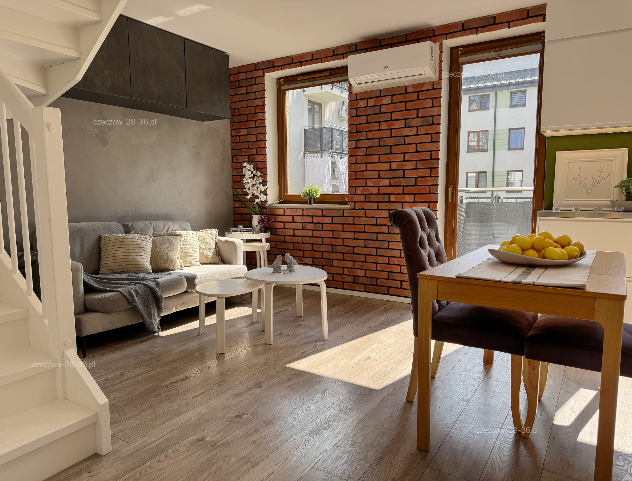 Salon z aneksem kuchennym - widok 3